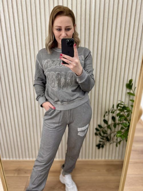 FERN melegítő együttes
